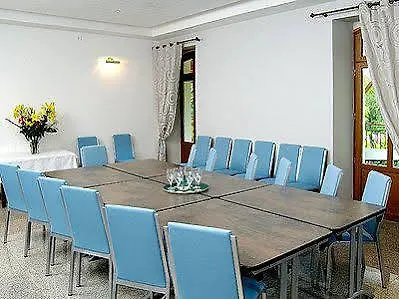 Logis - Hotel Restaurant Du Parc Cransac 3*,